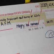 Remise du chèque du téléthon : "A Magny-les-Hameaux